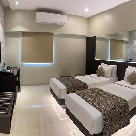 Hotel Landmark Fort Мумбай Екстериор снимка