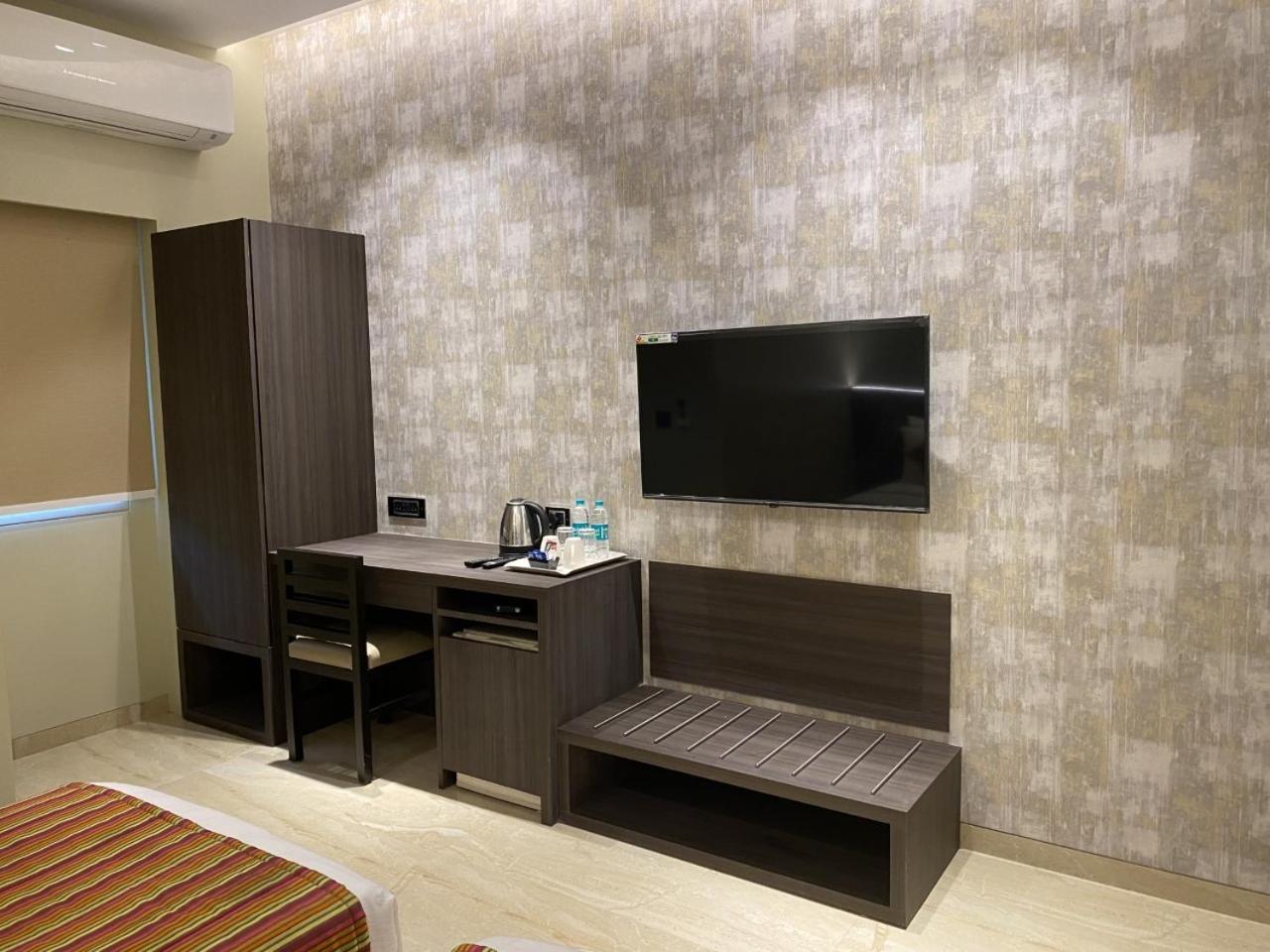 Hotel Landmark Fort Мумбай Екстериор снимка